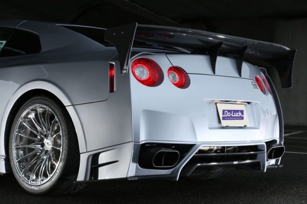 画像1: Ｒ35GTR ローマウントカーボンリアウィング (1)